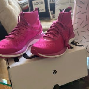 Brand new Lulu lemon sneakers 💖